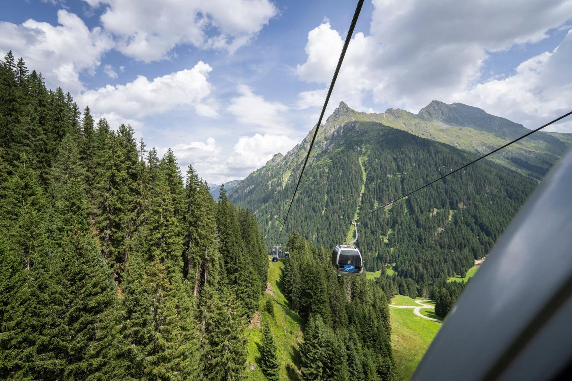 Landal Hochmontafon Hotel Гарделен Екстериор снимка